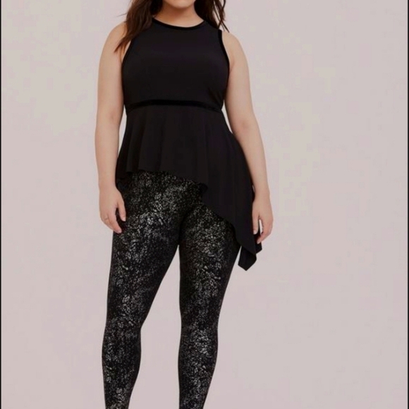 Torrid Black Asymmetrical Hem Velvet Trim Blouse Size 3X NEW - Picture 8 of 8